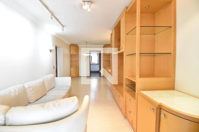 Apartment with 4 bedrooms and 1 suite, balcony