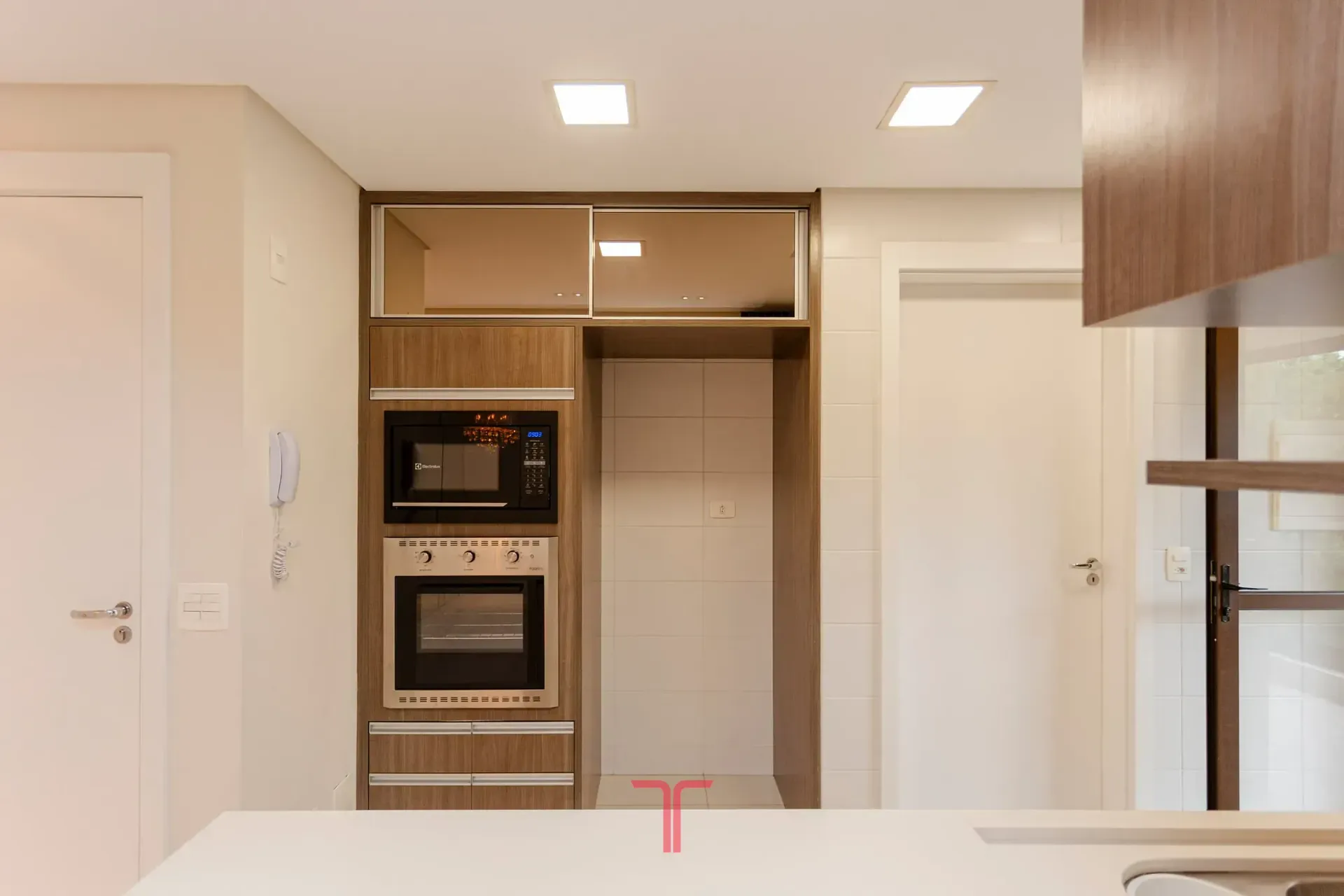 3-bedroom apartment in a building with a pool — photo 15