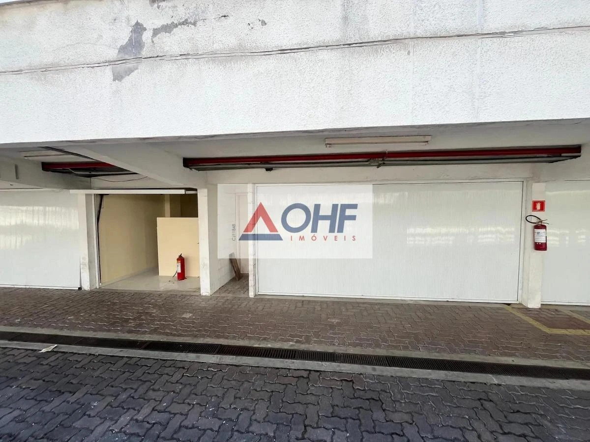 1-bedroom apartment with 300 m² and 6 parking spaces — photo 30