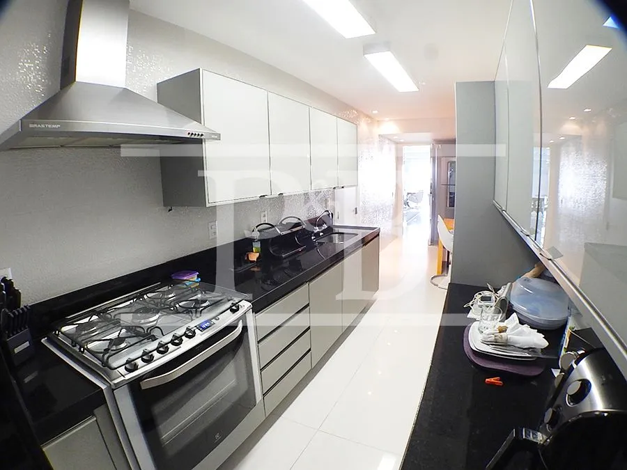 4-bedroom apartment with 319 m² and 4 parking spaces — photo 36