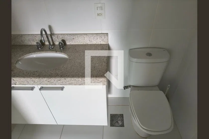 2-bedroom apartment with a mountain view — photo 15