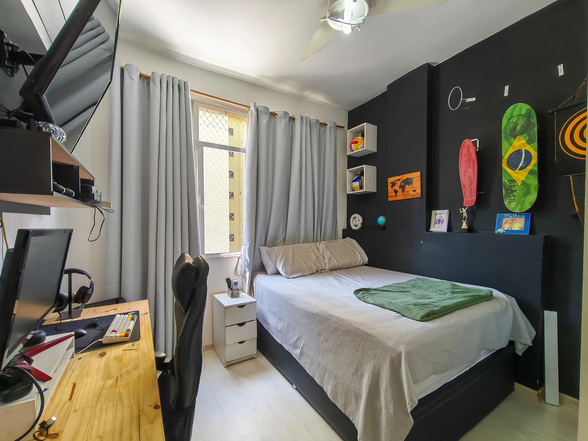 3-bedroom apartment with a walk-in closet — photo 16