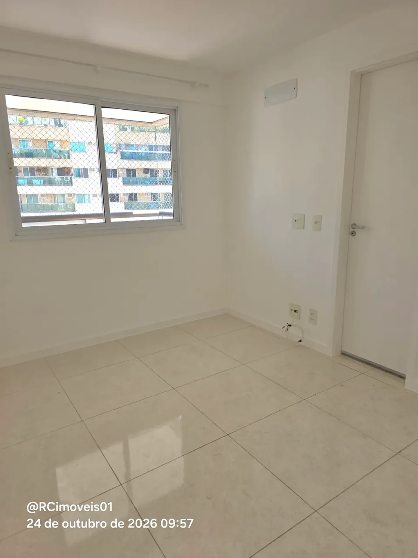 Apartment on the 5th floor with a mountain view — photo 11