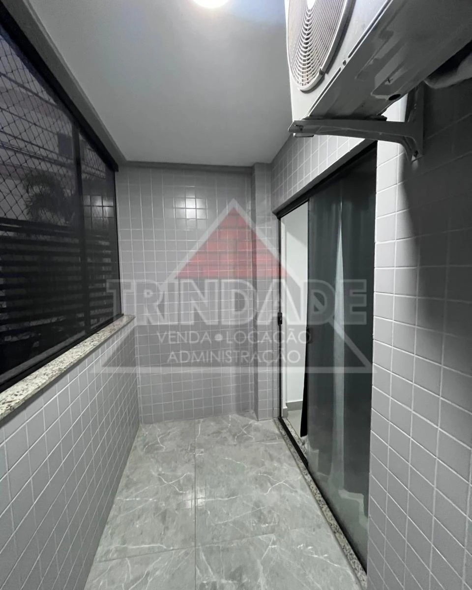 One-bedroom apartment with a washing machine — photo 8
