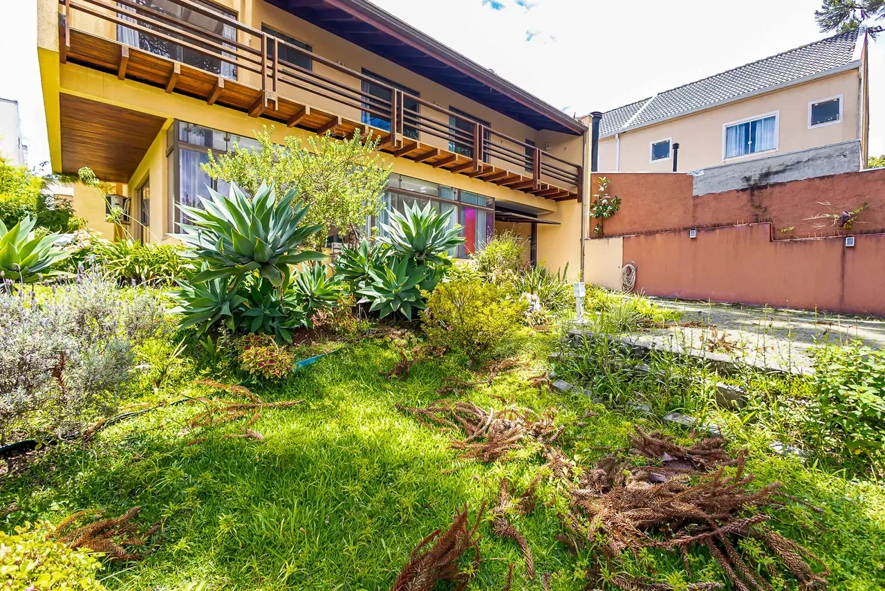Furnished house with 5 bedrooms and 470 m² — photo 25