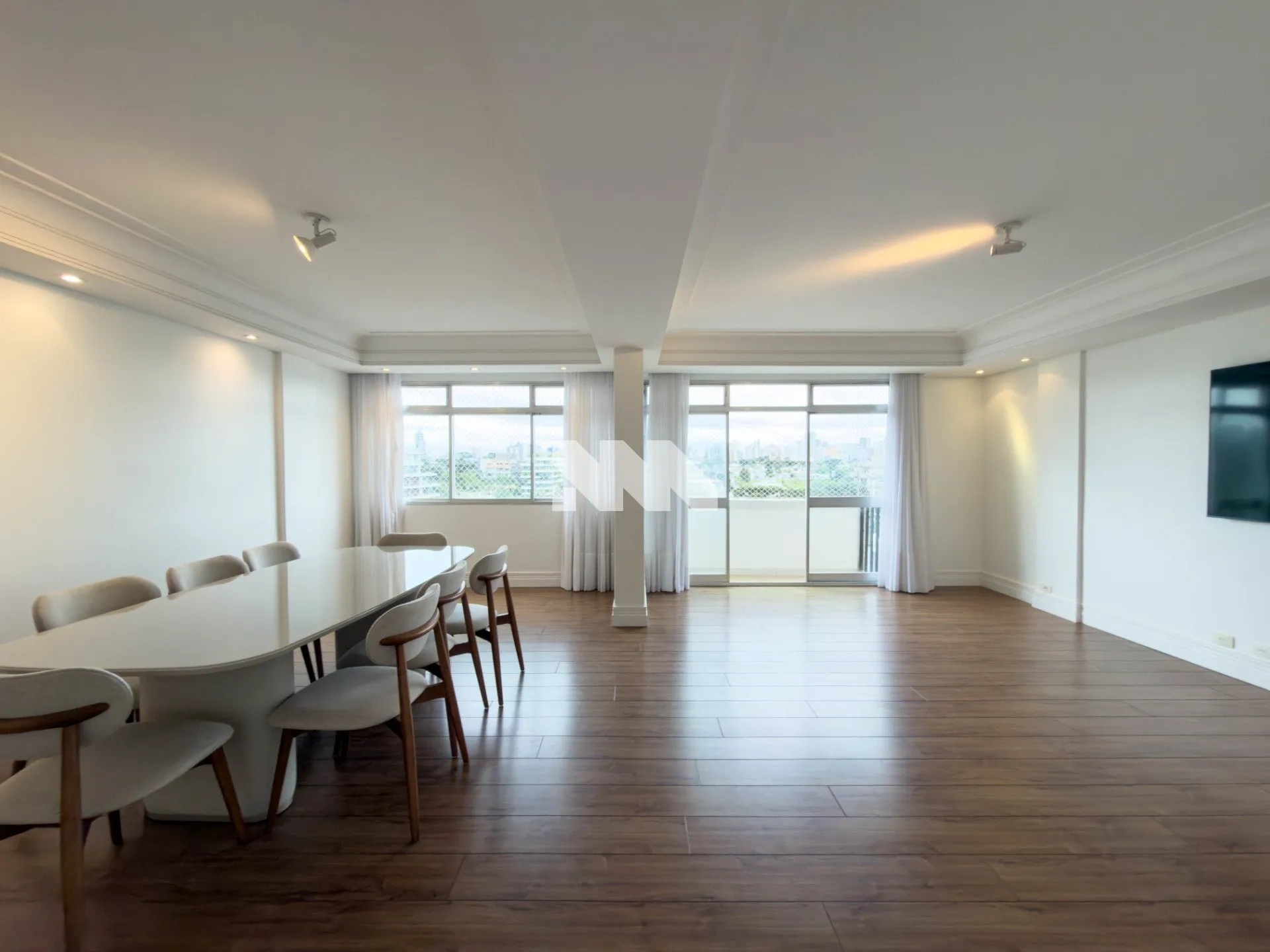 Apartment on the 6th floor with a home office — photo 23