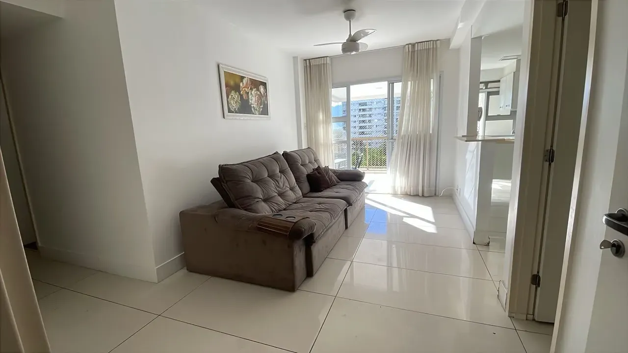 Furnished 2-bedroom apartment with open-plan kitchen