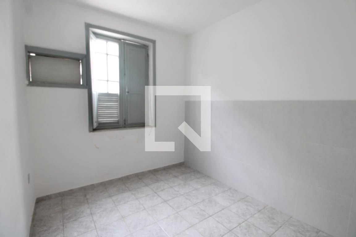 Casa sem mobília com 2 quartos e varanda — photo 3