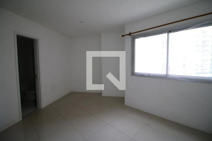 2-bedroom apartment with a mountain view in Rio de Janeiro — photo 33