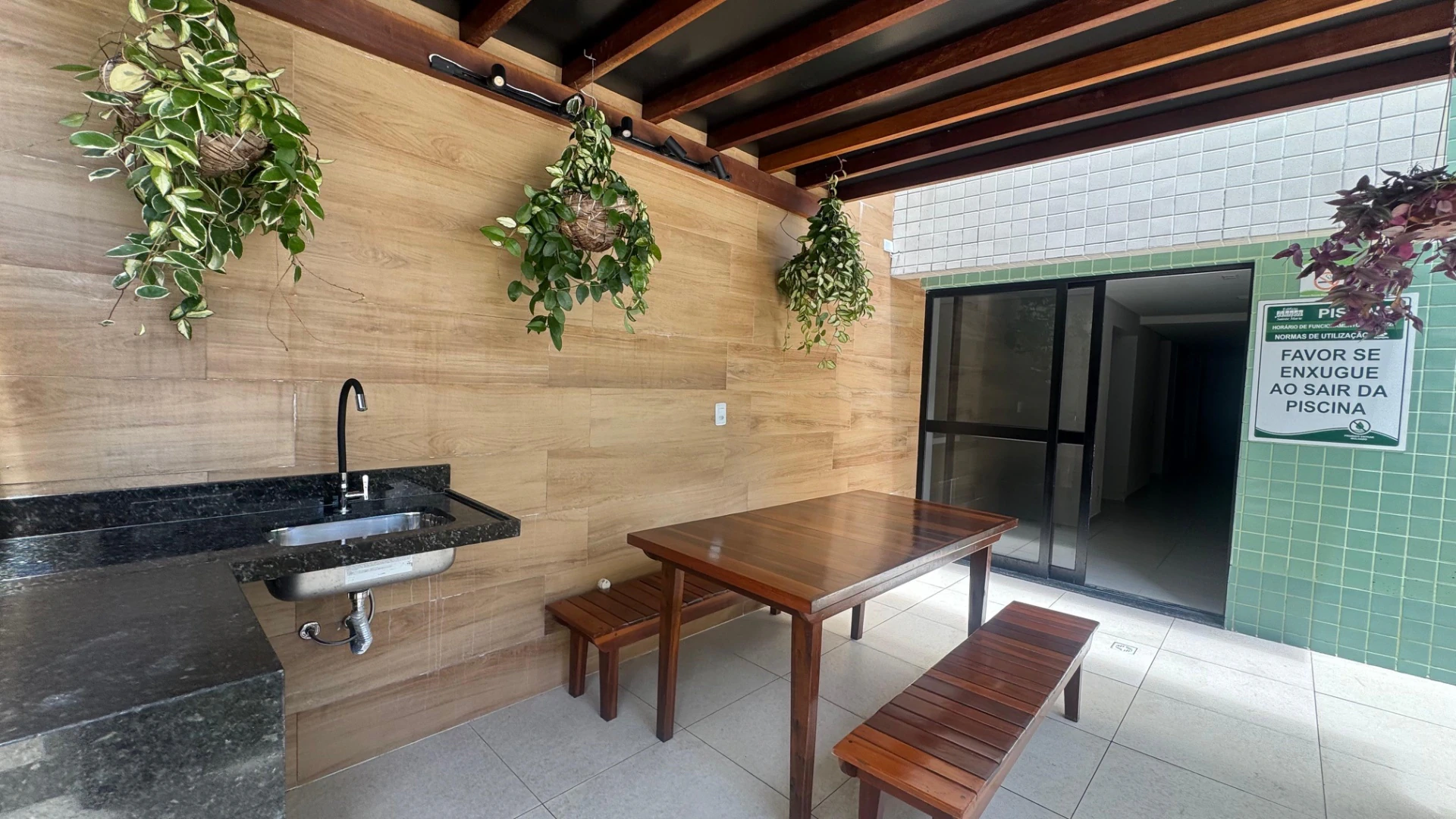 3-bedroom apartment with 1 parking space and balcony grill — photo 2