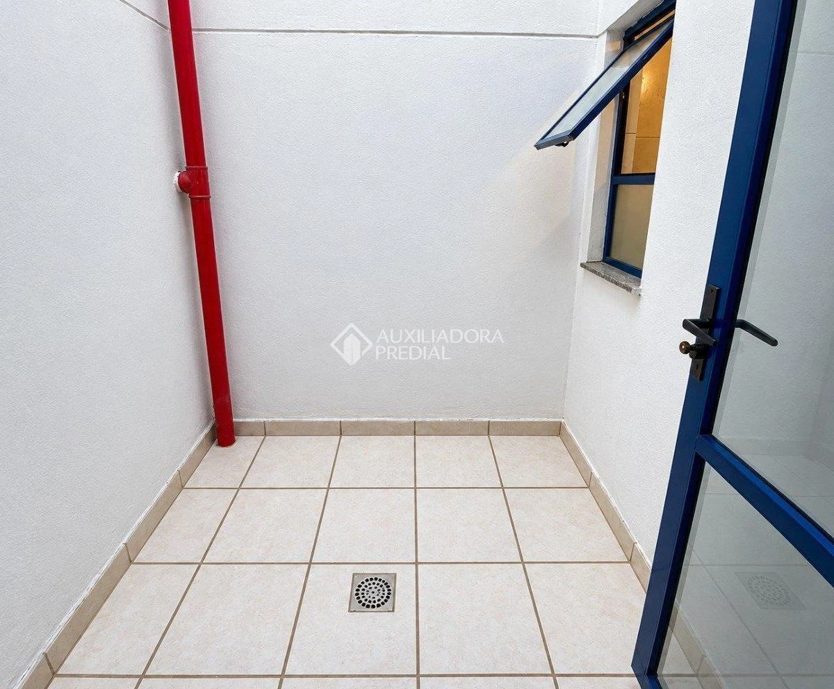 2-bedroom apartment with a washing machine in Florianópolis — photo 16