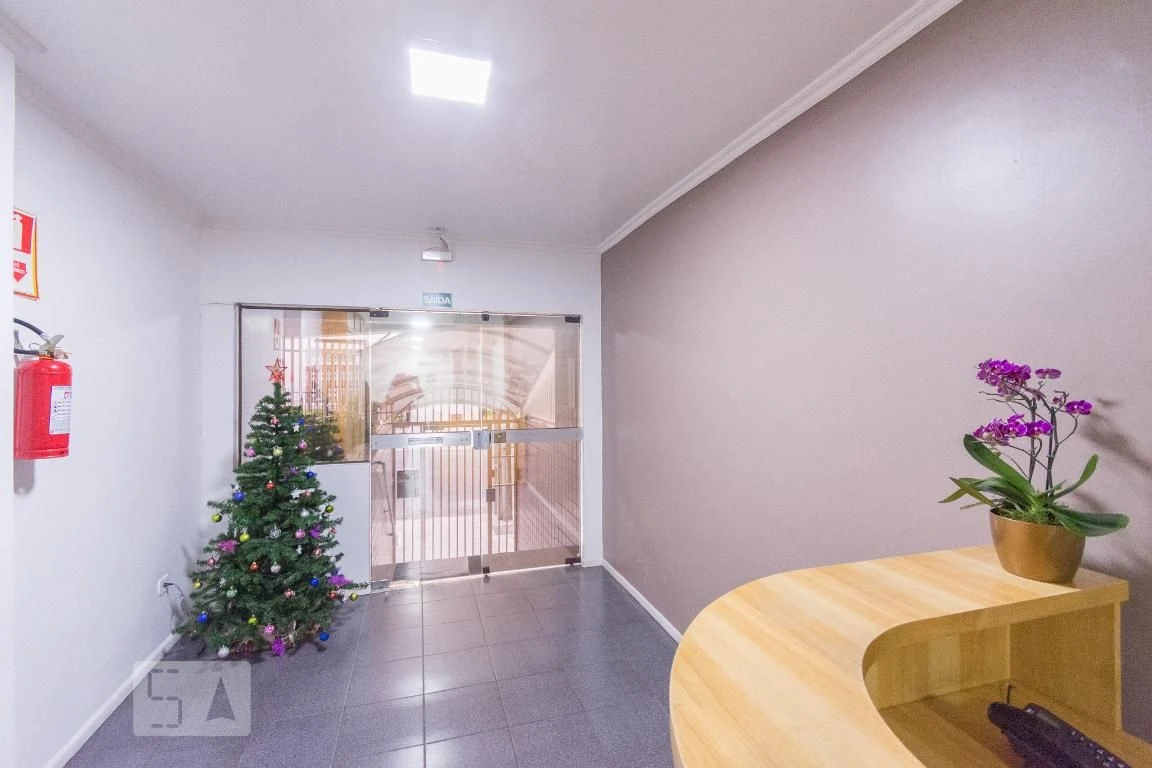 Apartamento com piso de madeira ou laminado, Centro — photo 32