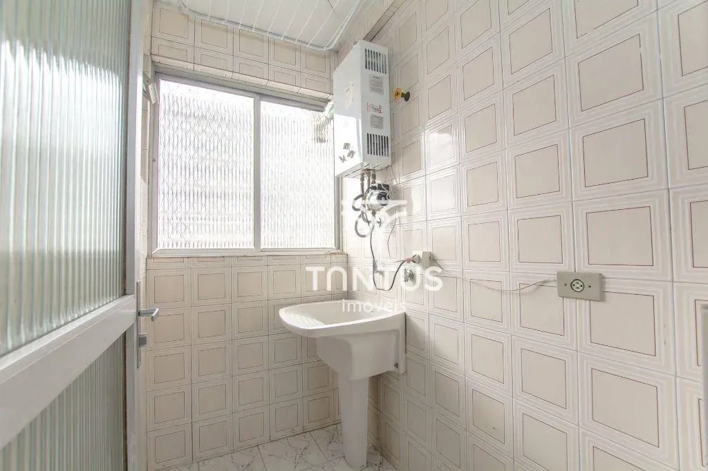 Wood or laminate floors in a 2-bedroom apartment, 66 m² — photo 23