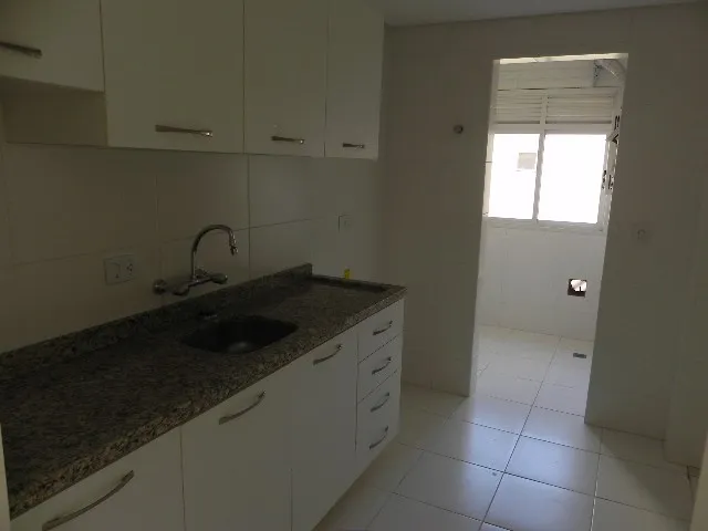 3-bedroom apartment with balcony on the 20th floor — photo 2