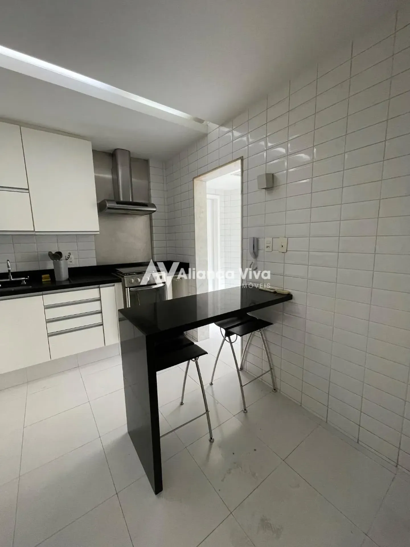 3-bedroom apartment with 1 suite and 4 bathrooms — photo 21