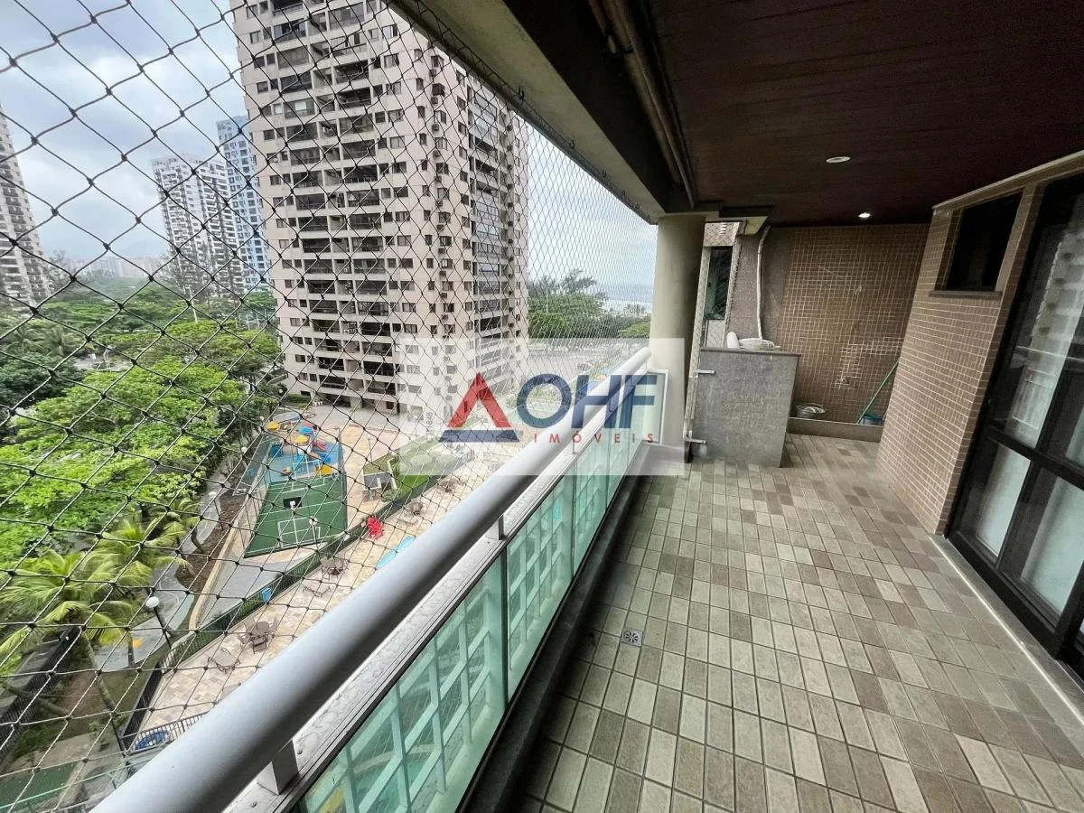3-bedroom apartment in a building with a pool