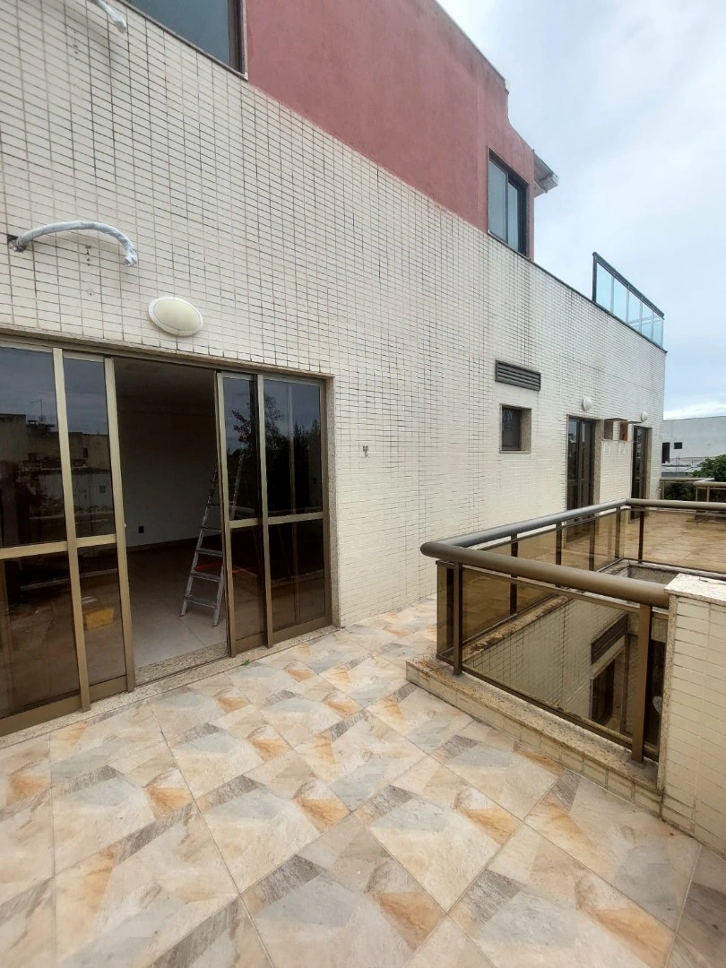 230 m² duplex penthouse with 3 en-suite suites and 3 spots — photo 4