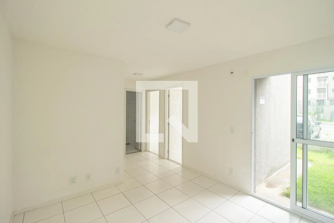 Apartamento de 2 quartos em condomínio com academia