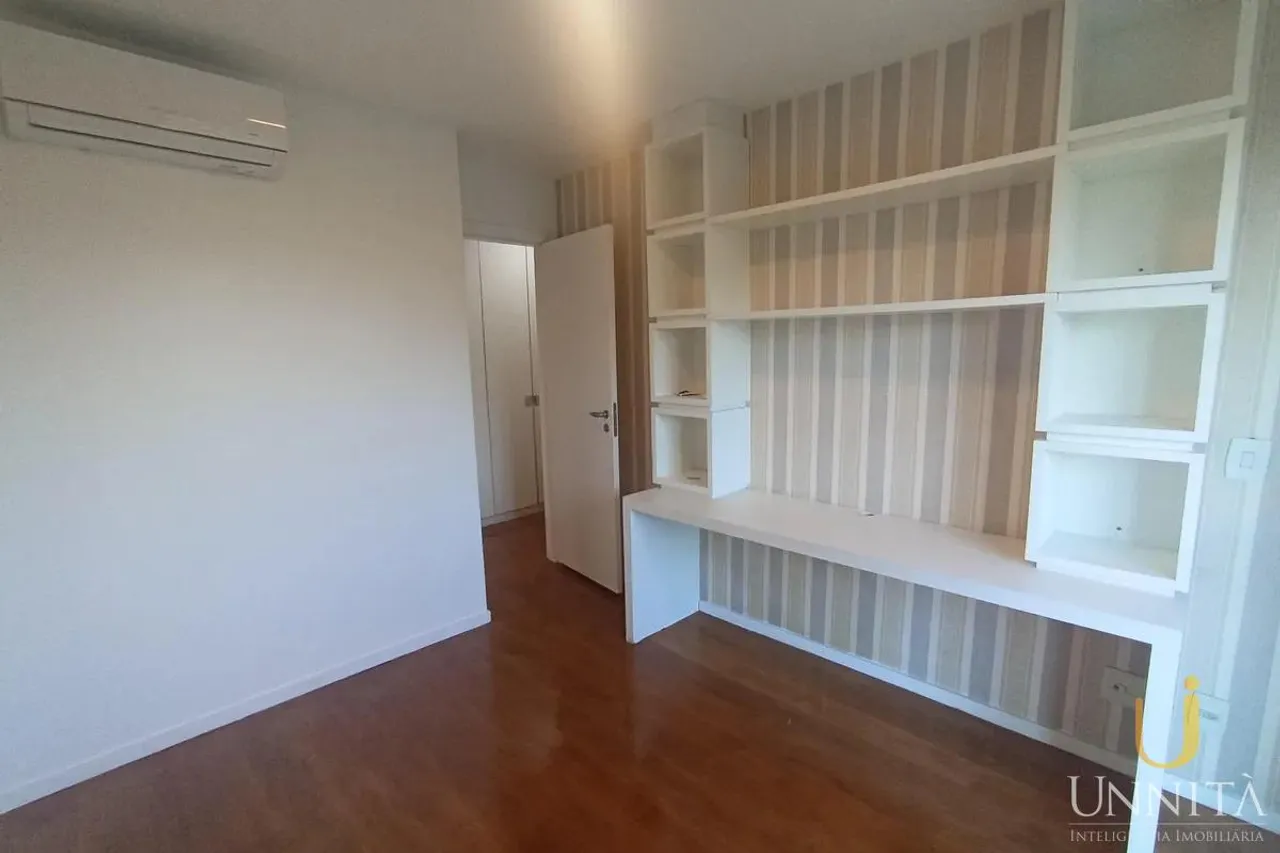 Unfurnished apartment with 3 bedrooms and 3 bathrooms — photo 11