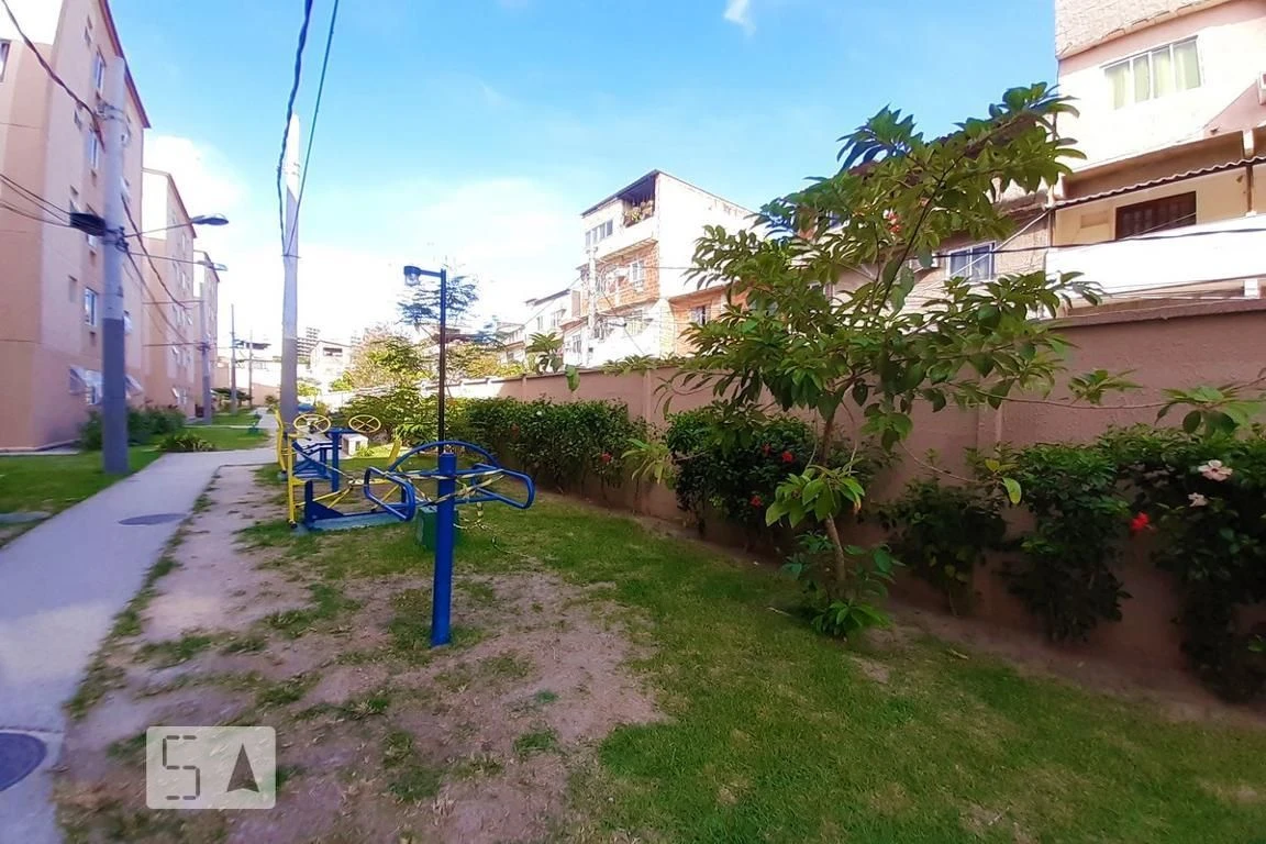 Balcony with a grill in a 2-bedroom apartment, 45 m² — photo 19