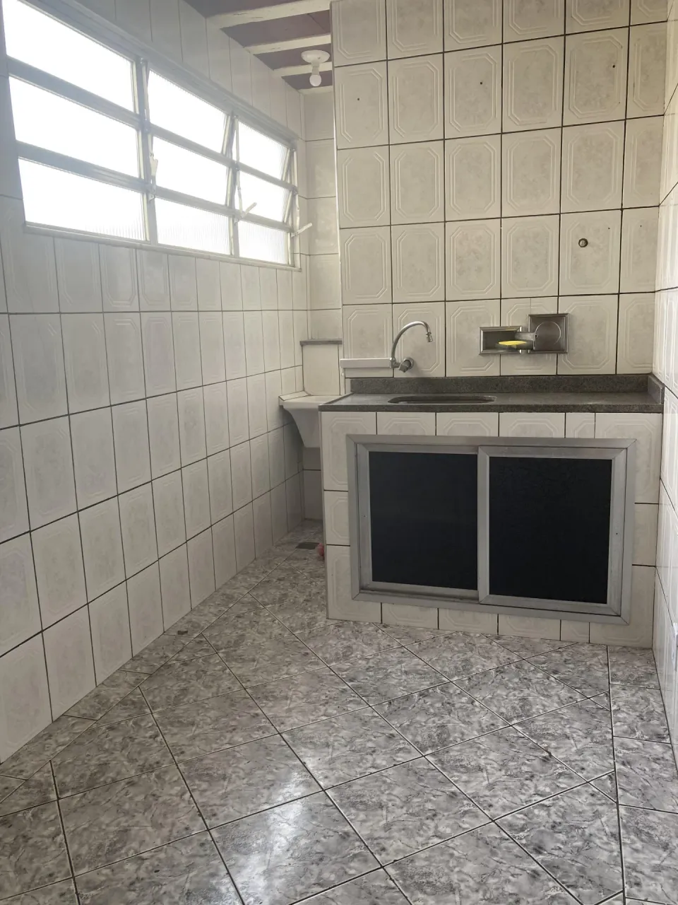 Unfurnished house with 1 bedroom and 1 bathroom — photo 9