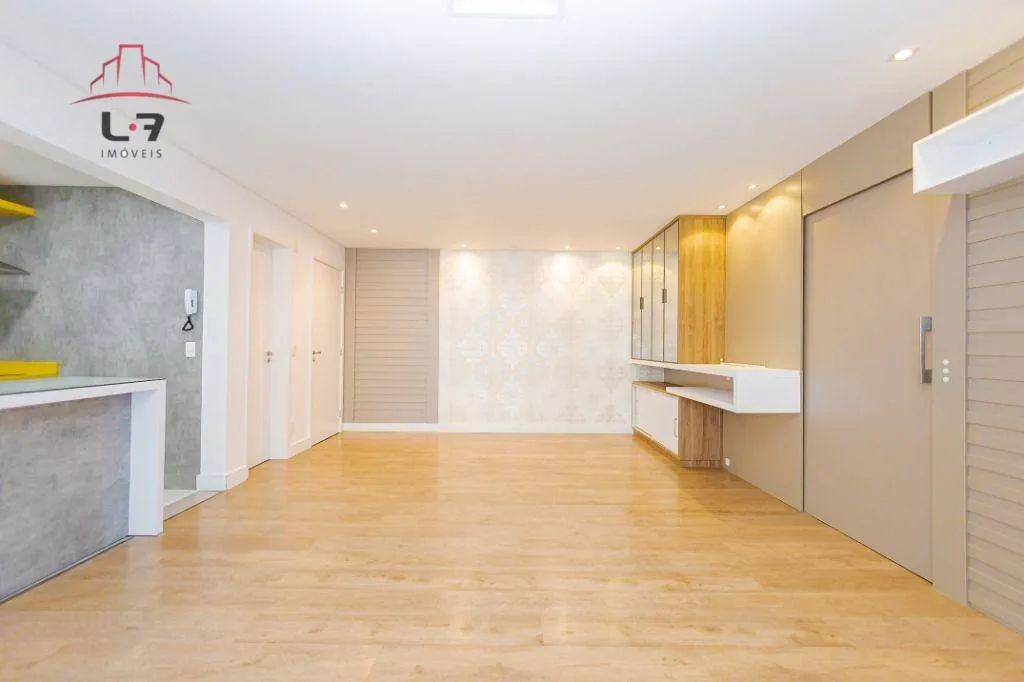 3-bedroom apartment with a grill on the balcony — photo 9