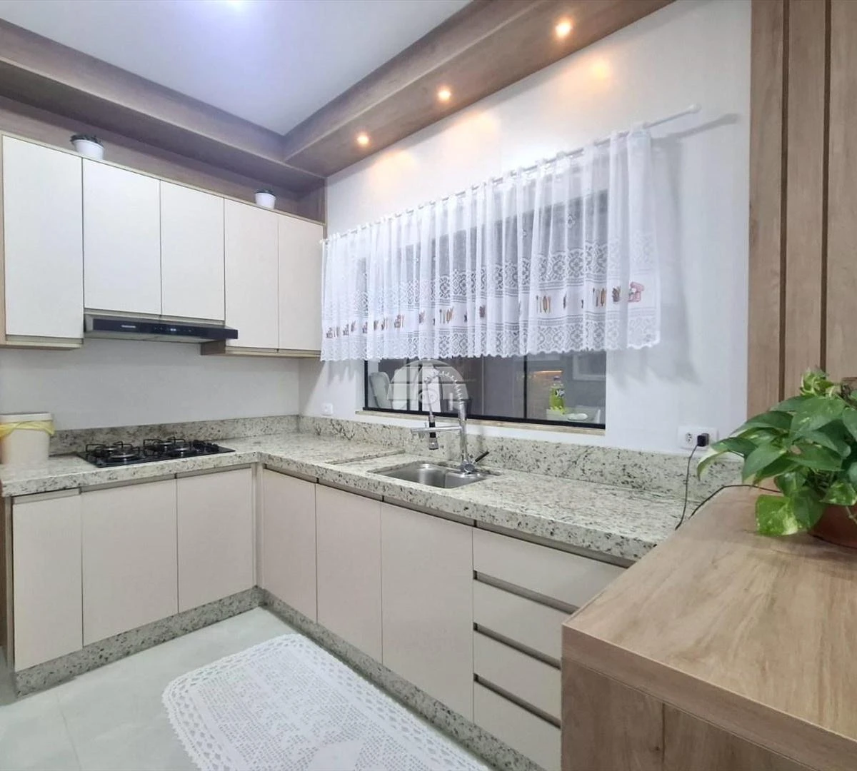 Furnished 3-bedroom house with terrace in a gated community — photo 6