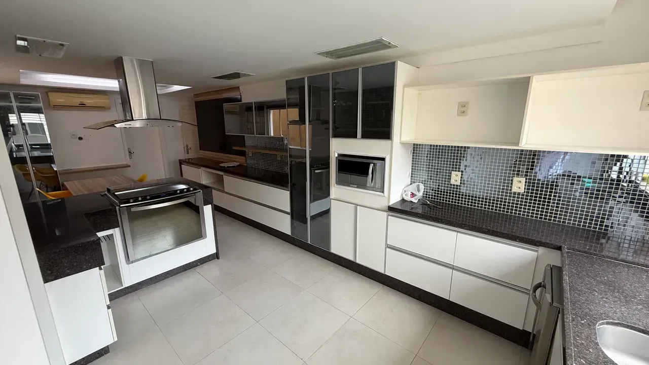Furnished house 680 m² with 6 suites and 10 bathrooms — photo 19