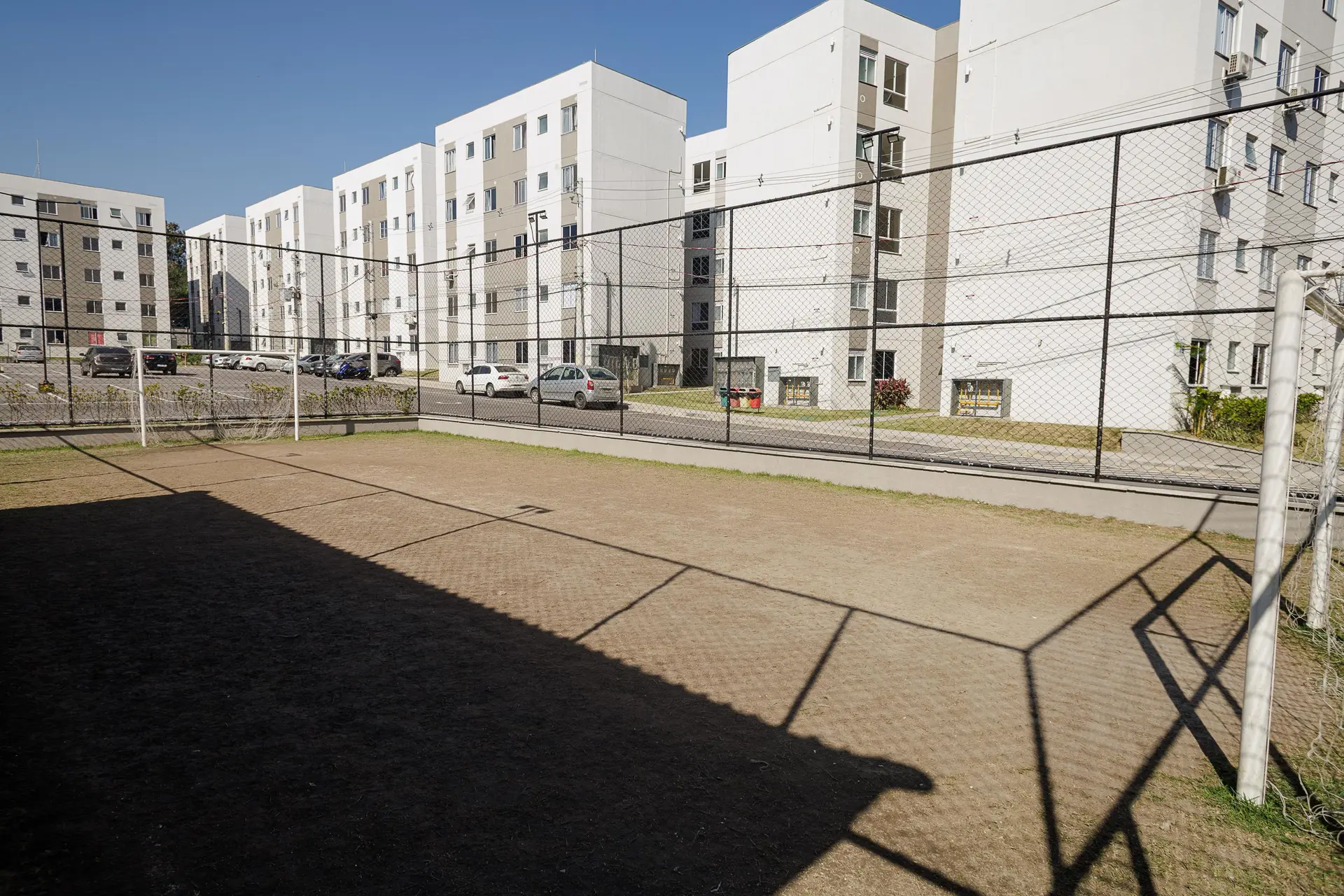 Apartamento sin amueblar de 2 dormitorios con plaza y lavandería — photo 7