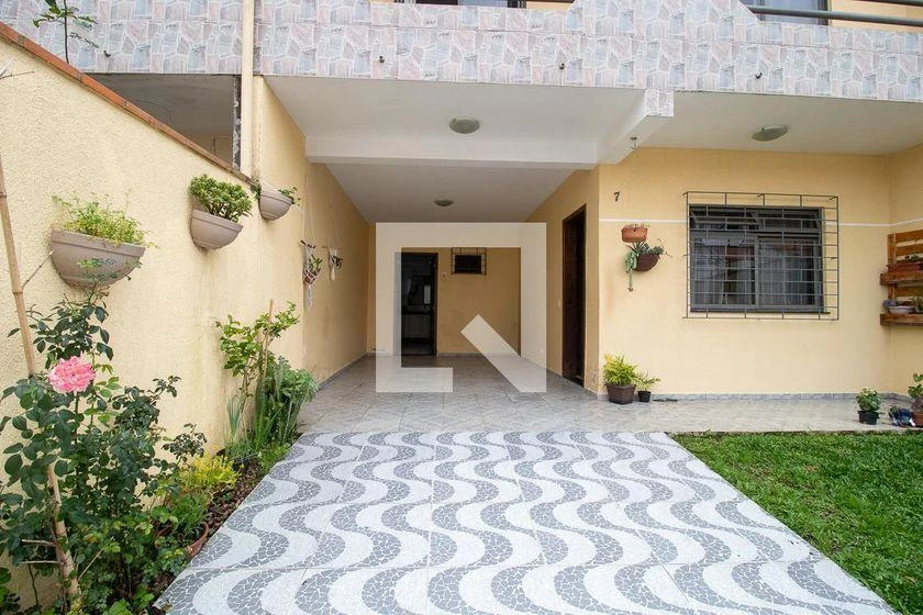 3-bedroom house with a bathtub in Curitiba — photo 12