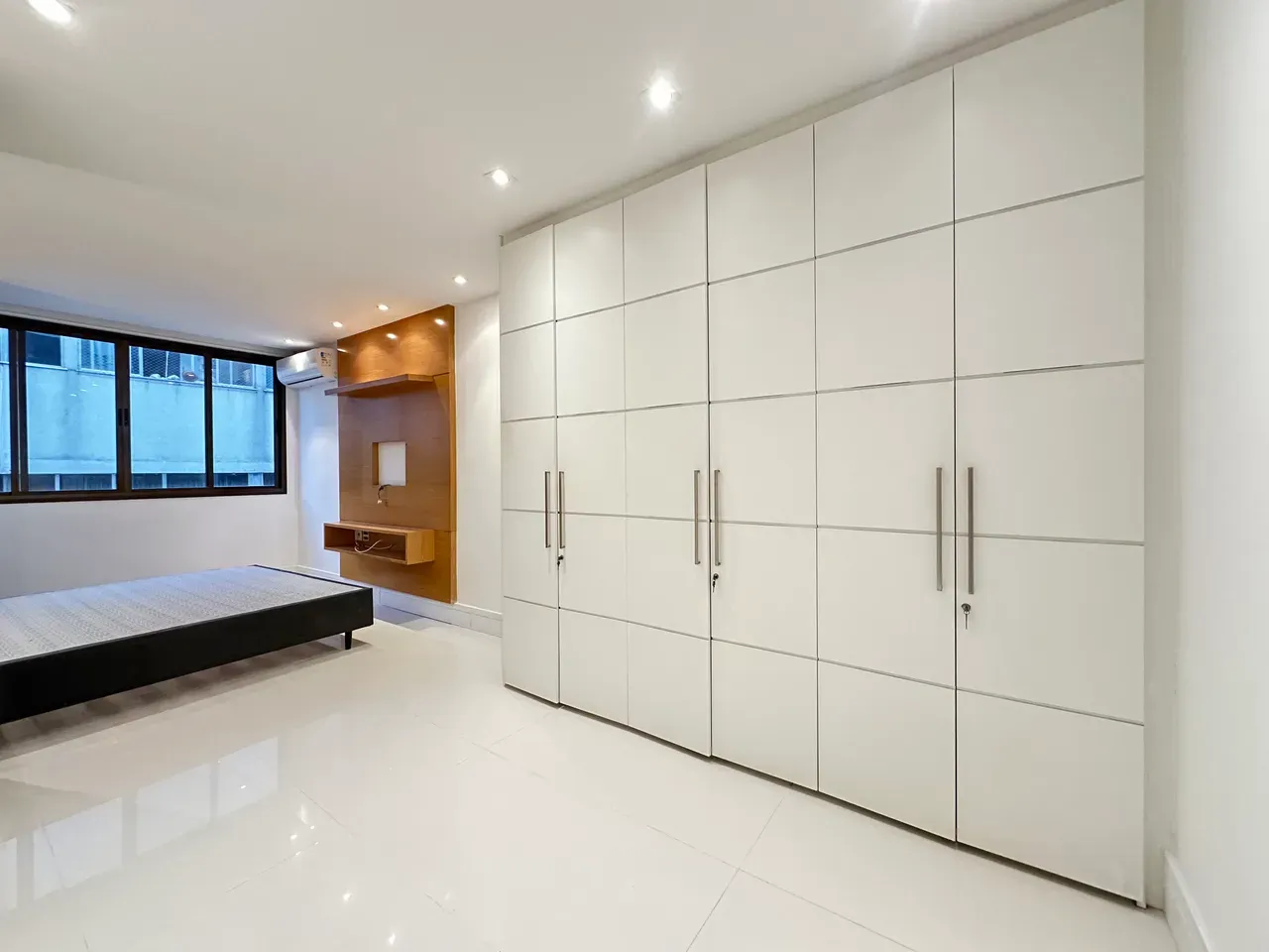 Furnished apartment, 268 m², with a water view — photo 19