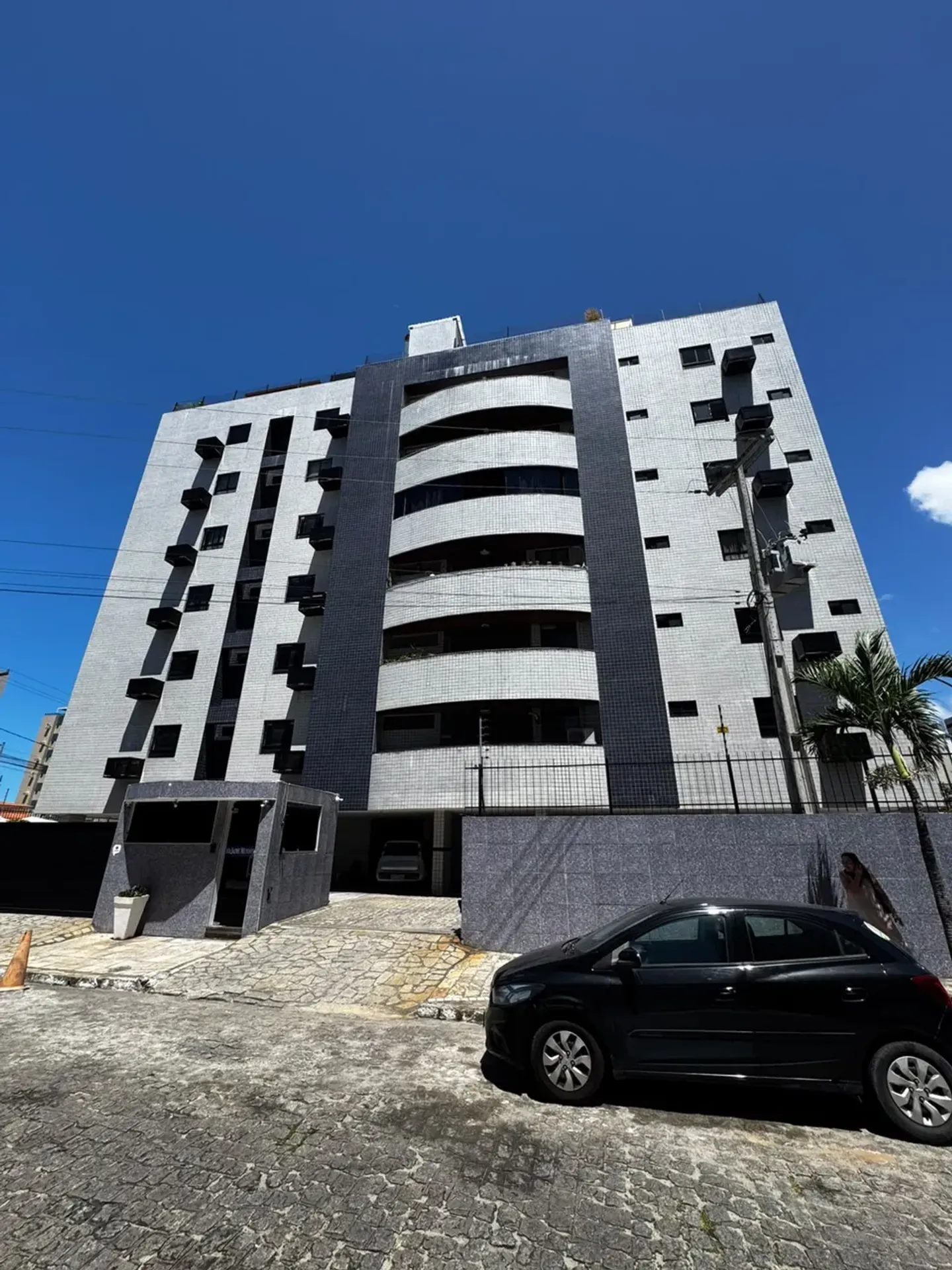 3-bedroom apartment with an enclosed balcony — photo 6