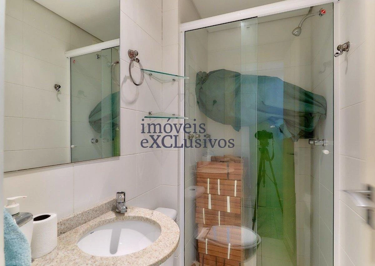 Furnished 240 m² apartment with 3 en-suites — photo 25