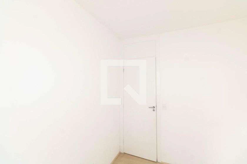 Apartamento de 49 m² com box de vidro no banheiro — photo 16