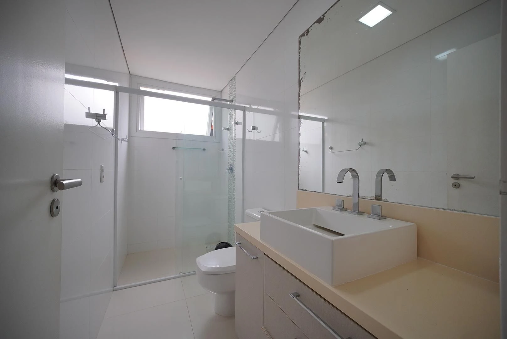 4-bedroom house with a mountain view in Florianópolis — photo 44