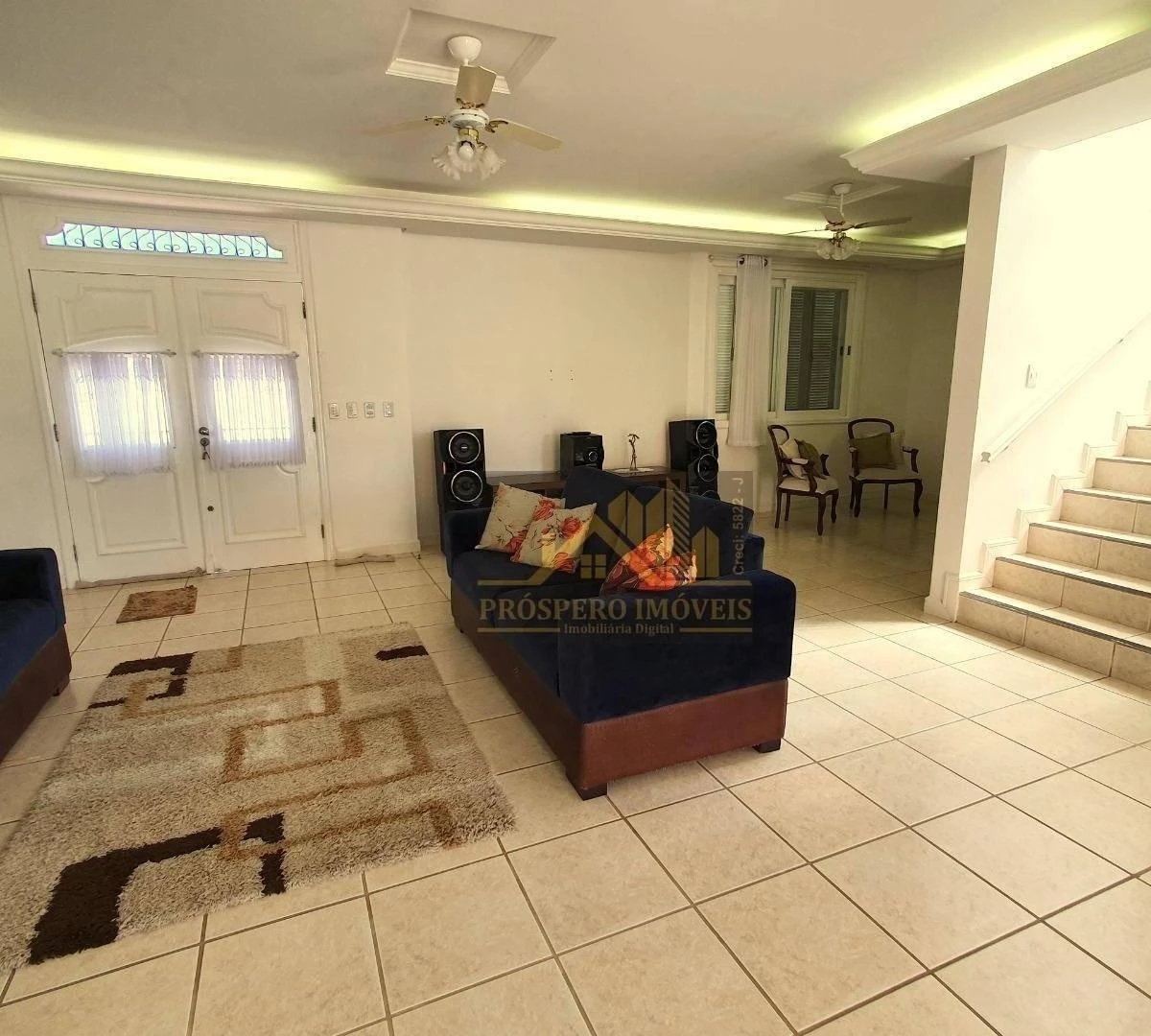 Casa de 5 dormitorios con balcón cerrado con vidrio — photo 33