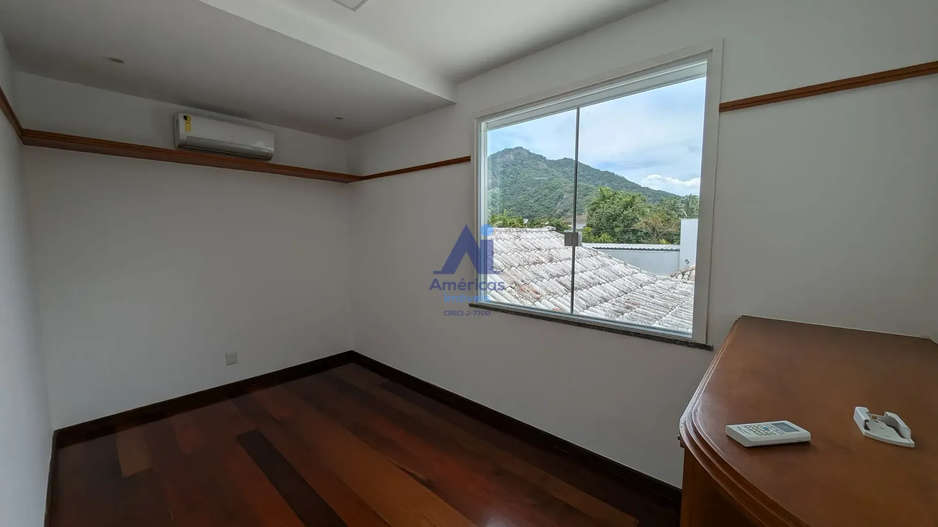 4-bedroom house with a grill on the balcony — photo 20