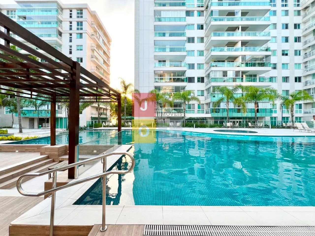Furnished 4-bedroom suite apartment with 156 m² — photo 86