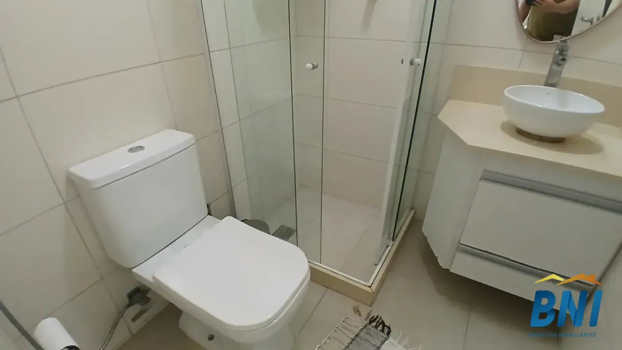 Apartamento de 2 quartos com cozinha integrada e varanda — photo 18