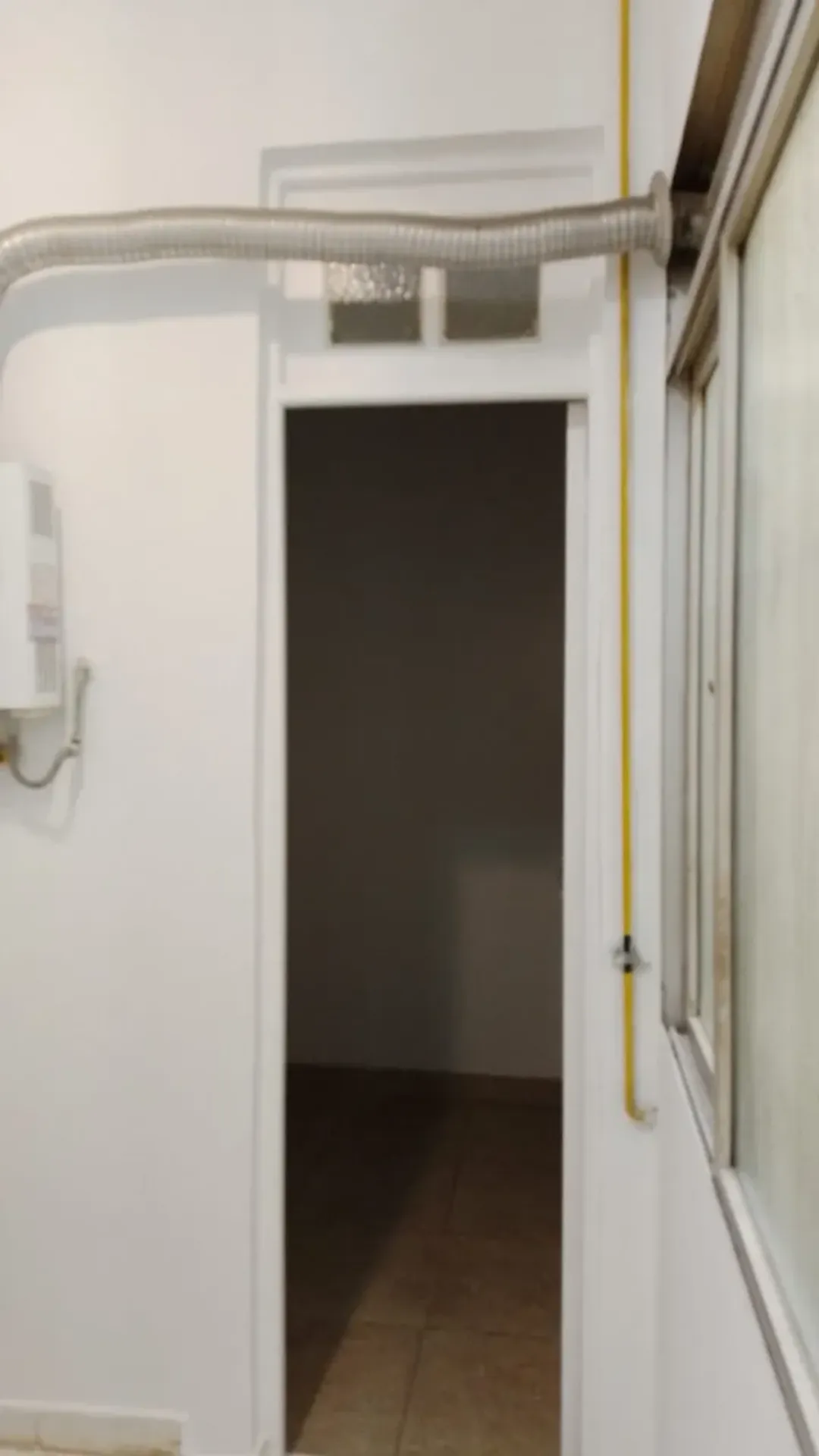 Apartment on the 3rd floor with wood or laminate floors — photo 10