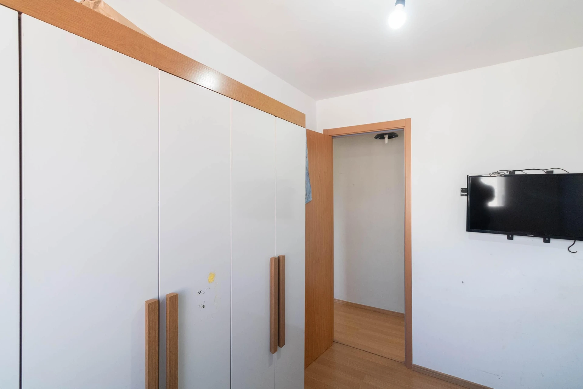 Furnished 2-bedroom apartment with 1 parking space — photo 14