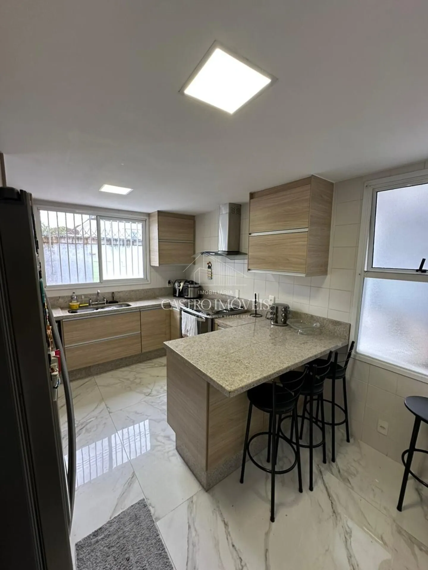 Furnished duplex house with 220 m² and 4 bedrooms — photo 38