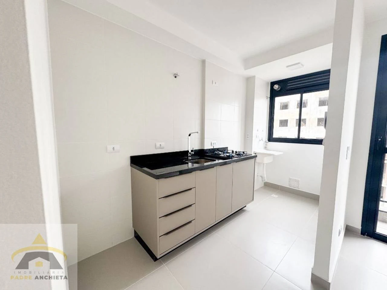 2-bedroom apartment with a home office in Curitiba — photo 2