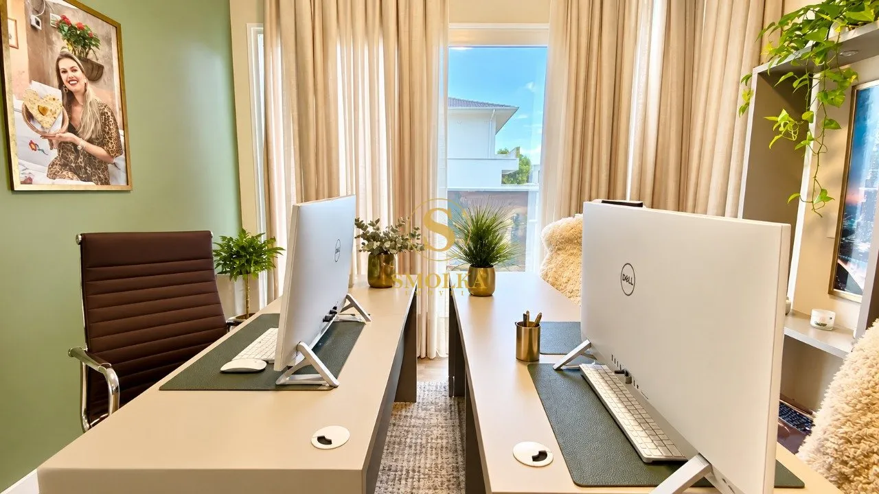 5-bedroom house with floor-to-ceiling windows — photo 32