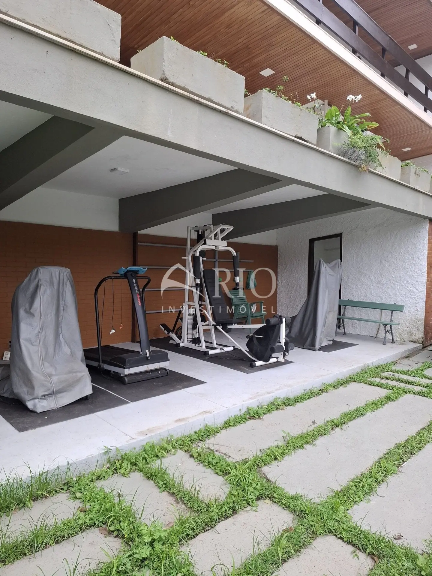 Furnished house with 4 bedrooms and 945 m², 4 parking — photo 11