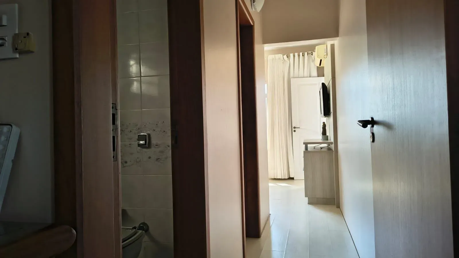 2-bedroom house with a water view in Florianópolis — photo 45