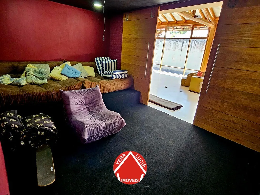 Rustic house with 4 bedrooms and 5 bathrooms — photo 25