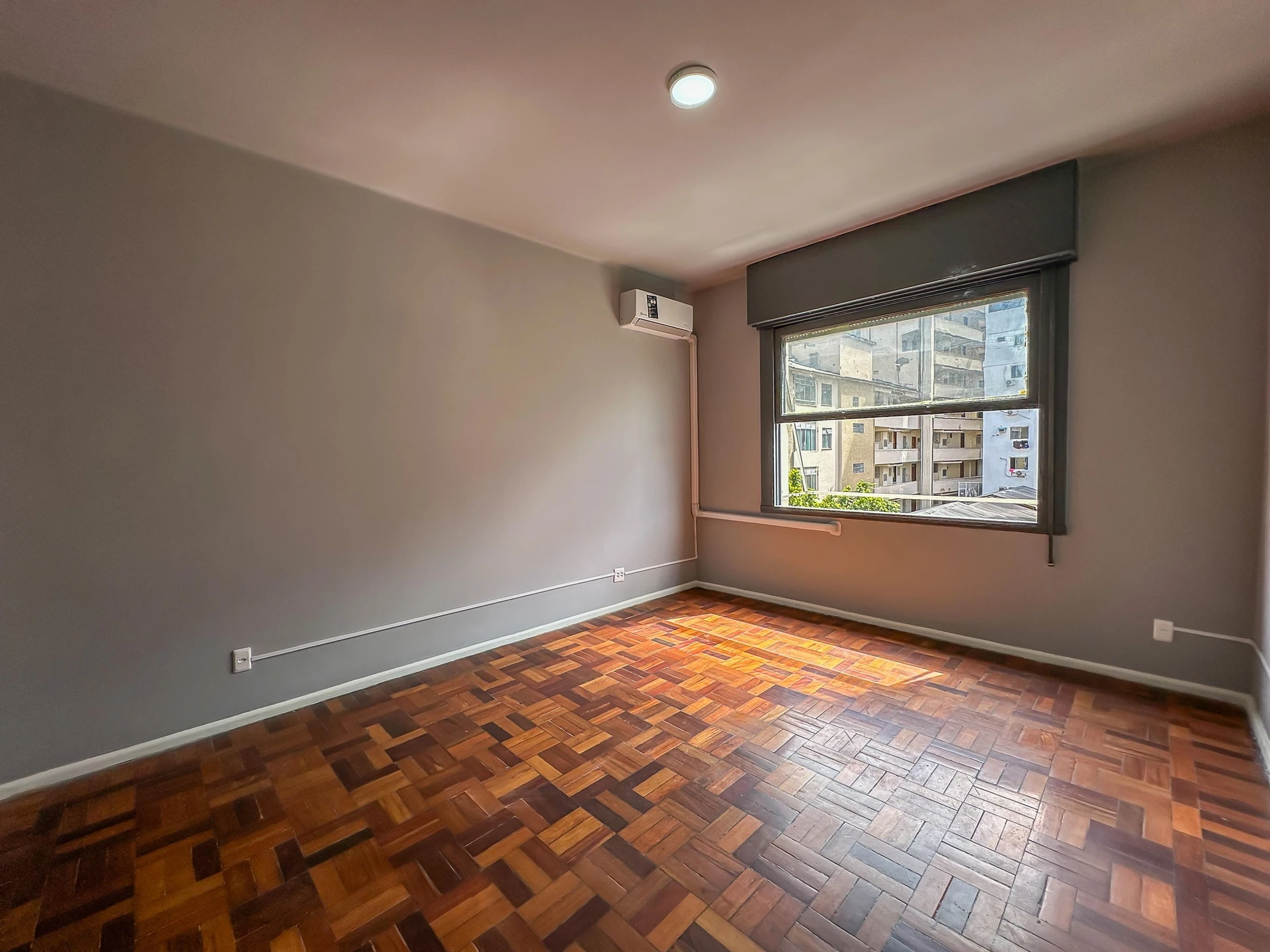 Studio, 34 m², com piso de madeira ou laminado — photo 4