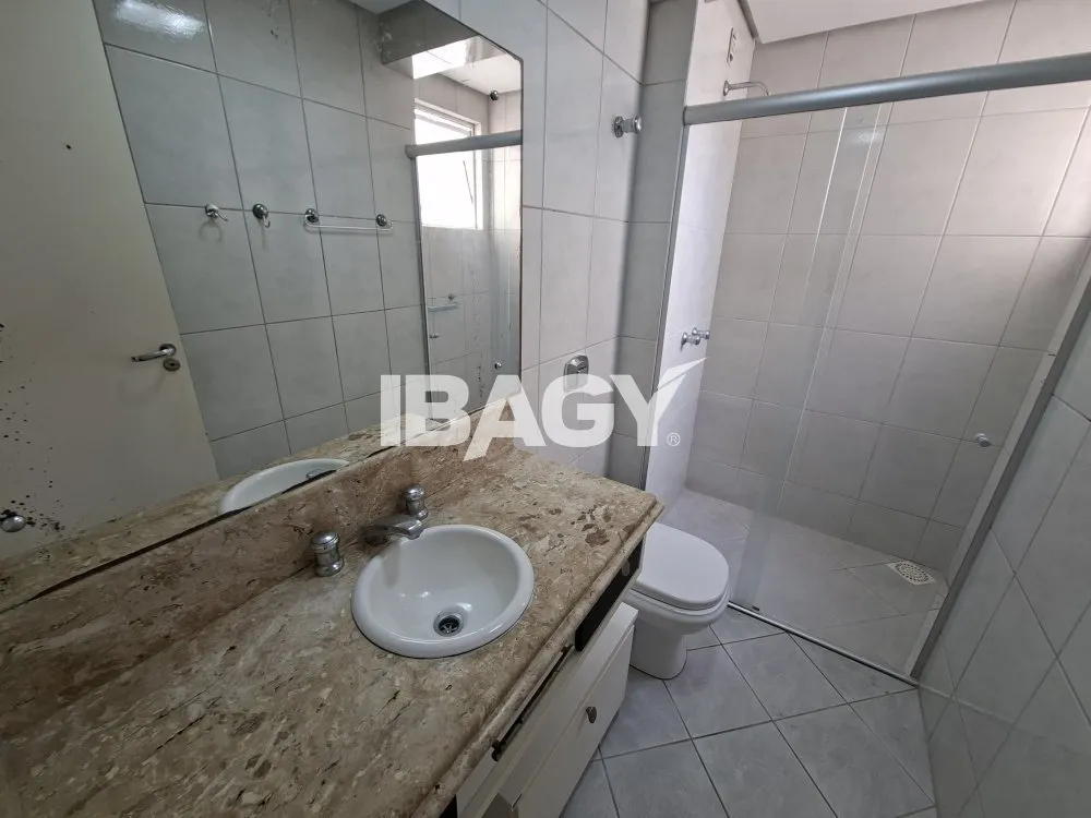 Furnished 2-bedroom apartment with a balcony — photo 12