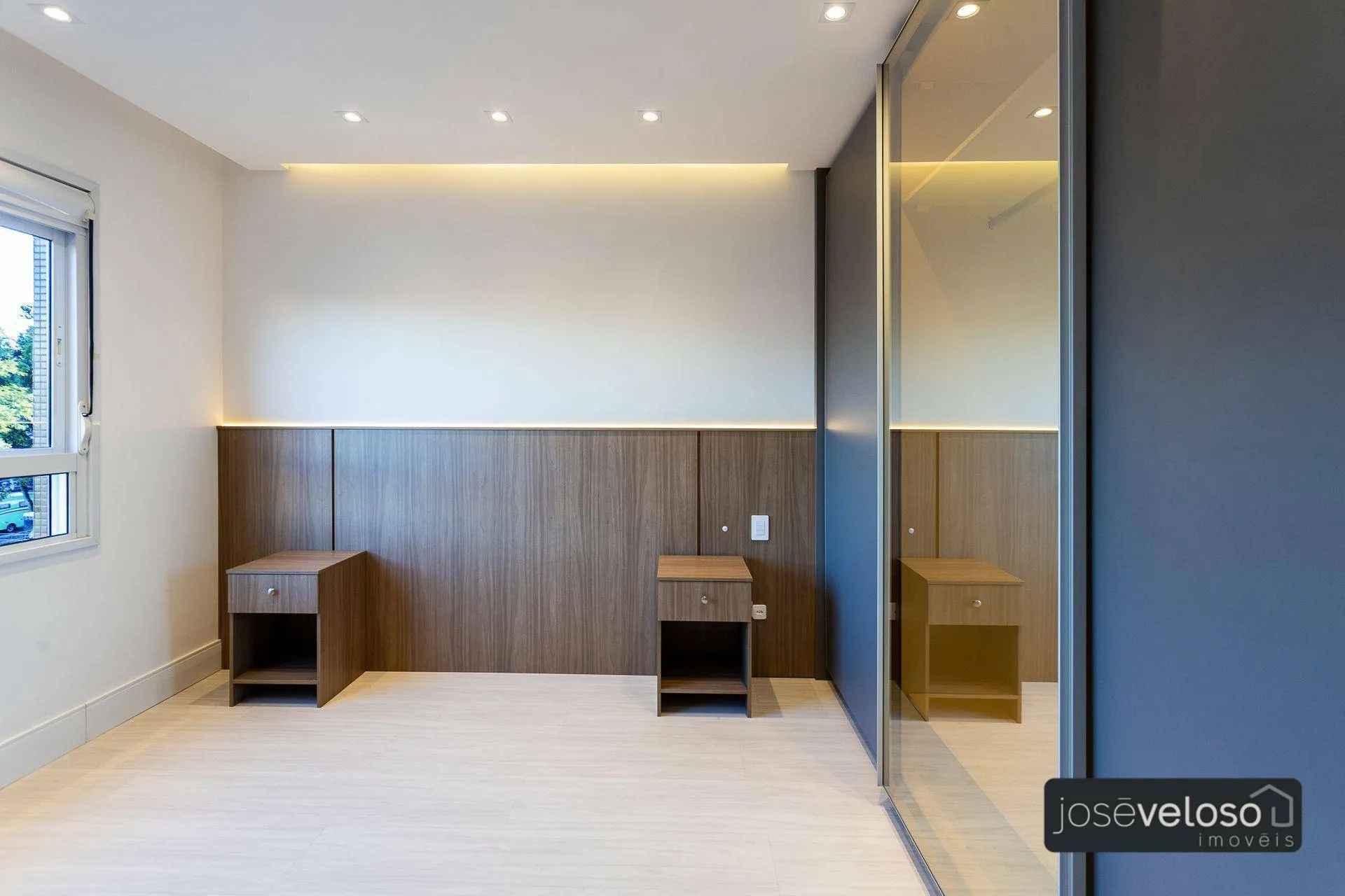 Apartment with open-plan kitchen and 4 bedrooms, 297 m² — photo 34
